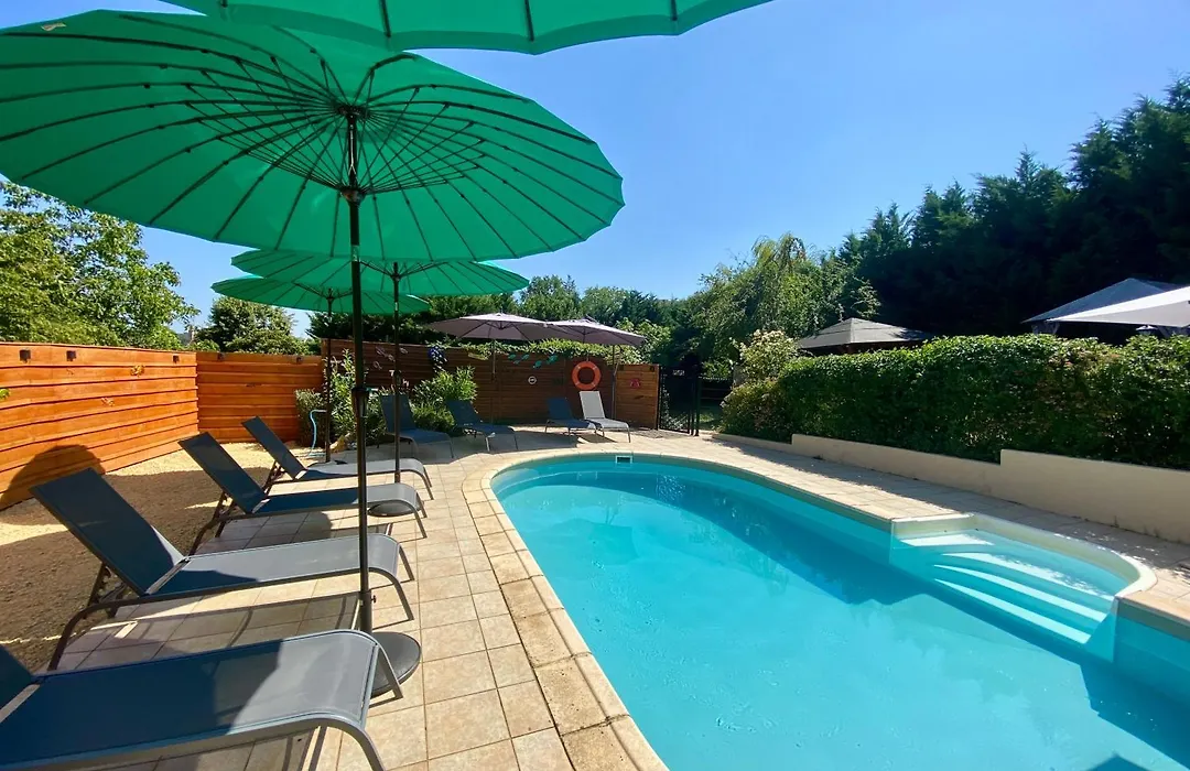 Domaine Ô Clair de Lune - Chambres d'Hôtes et Gîtes à Sarlat - Accès Cité Médiévale 5 minutes à pied - Parking - SPA&Massages en option - Piscine de saison-1