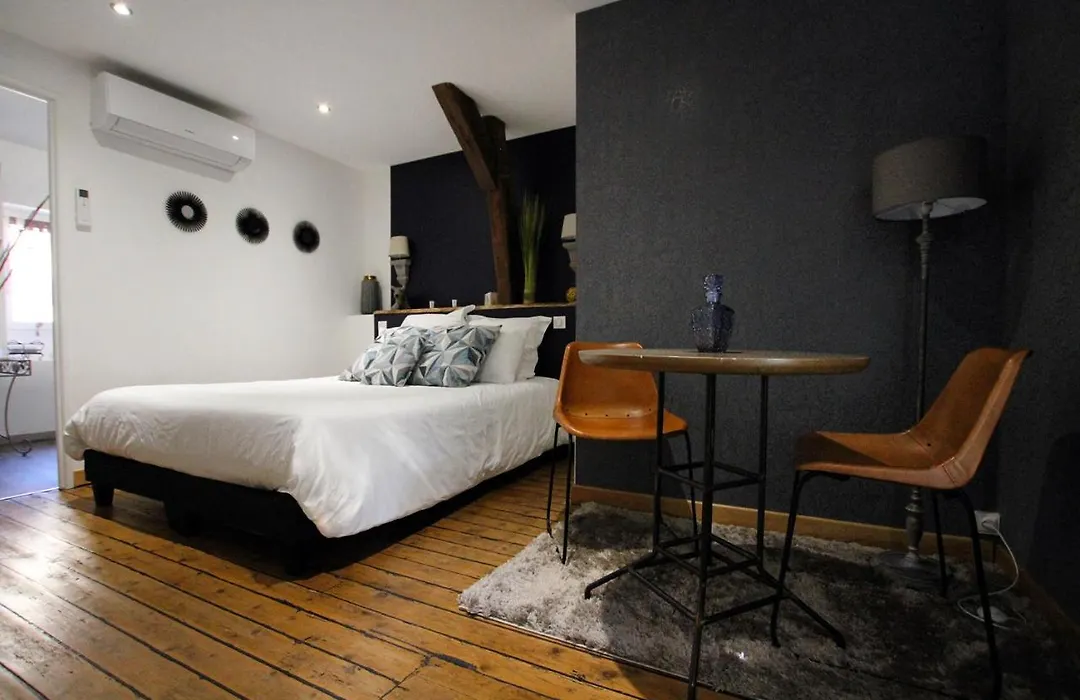 Les Bories In The City - Bed & Breakfast-1